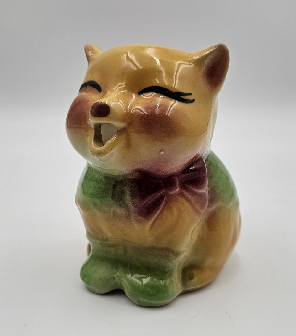 Vintage Shawnee 85 Creamer Yellow Green Red Bow